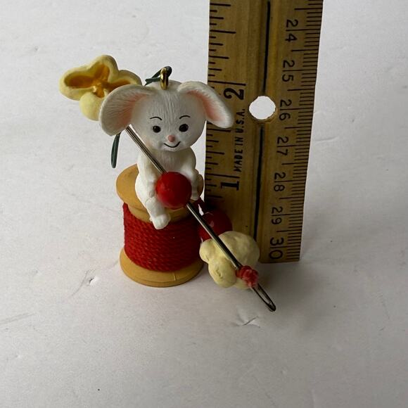 Vintage 1986 Hallmark Keepsake Ornament Popcorn Mouse - Picture 2 of 7